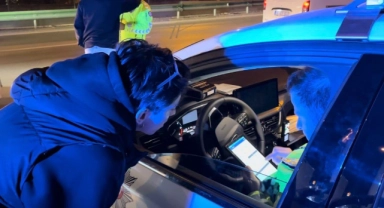 Bursa'da alkollü sürücü ehliyetini verince ağlamaya başladı