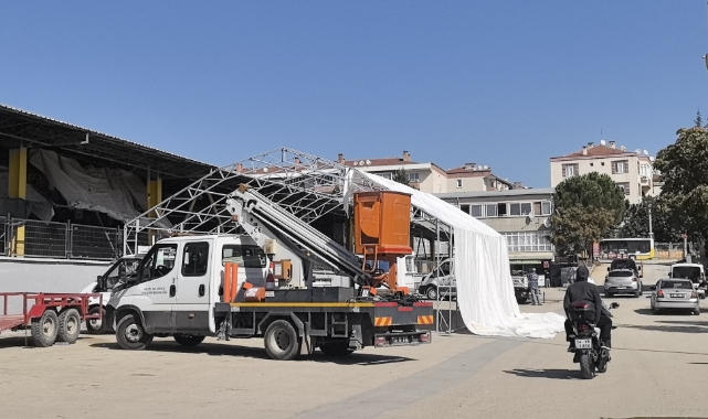 Bursa'da branda kurarken 5 metreden düşen işçi ağır yaralandı