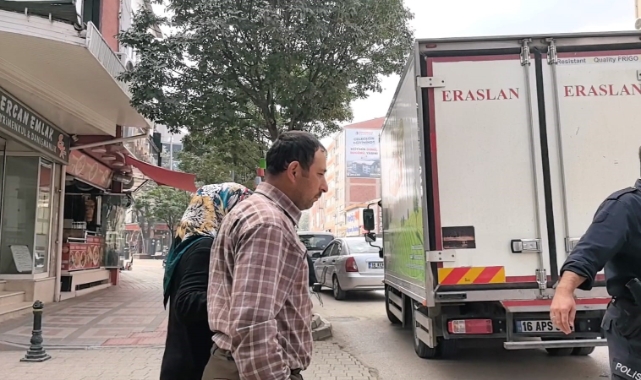 Bursa'da dolandırıcıların tuzağına düşen adamı polis kurtardı