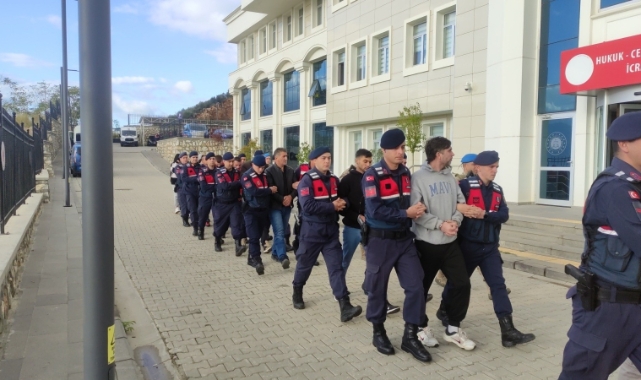 Bursa'da fuhuş çetesine darbe 