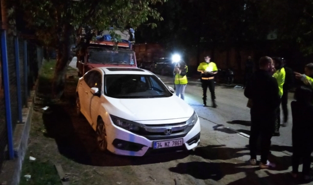 Bursa'da kaza yapan sürücü başka aracın çarpması sonucu ağır yaralandı