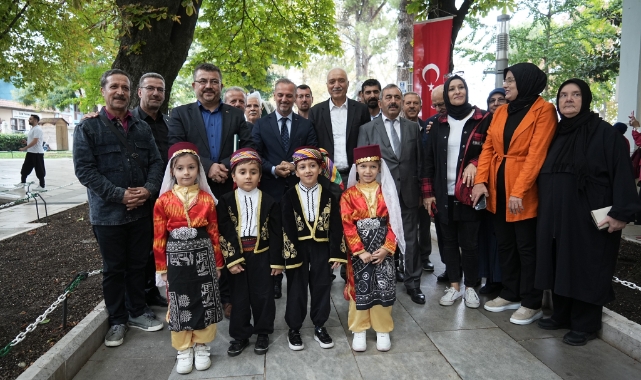 Bursa'da öğrenciler kostüm giyerek tarihi kahramanları canlandırdı