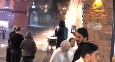 Bursa'da şiddetli yağış sonrası Tarihi Kapalı Çarşı'da şelale oluştu