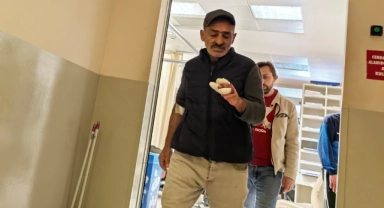Bursa'da spiralle ahşap keserken 3 parmağı koptu