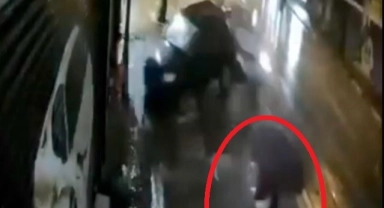 Bursa'da yaya aracın altında kalmaktan son anda kurtuldu