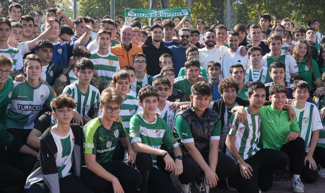 Bursaspor oyuncuları öğrenciler ile bir araya geldi