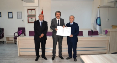 BUÜ İlahiyat Fakültesi'nde bayrak değişimi
