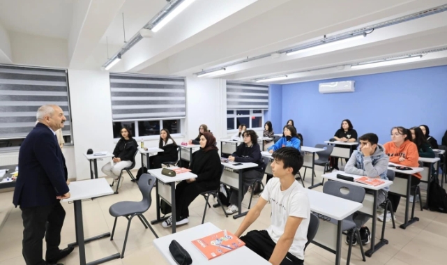 Büyükgöz’den 'güzide gençlere' tatlı sürpriz