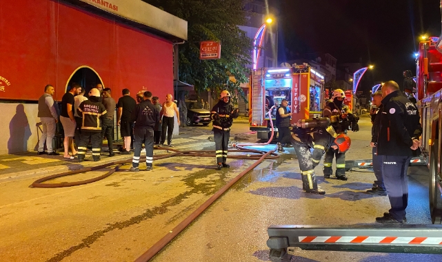 Buzdolabı lokantada yangın çıkardı