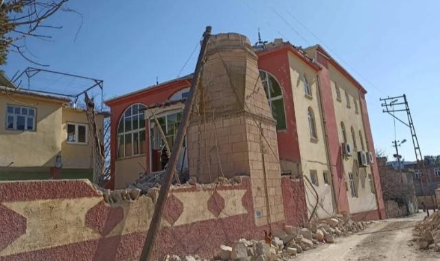 Çakırhüyük Beldesindeki camiler onarım bekliyor