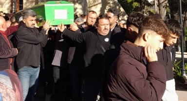 Çankırı'da trafik kazasında ölen lise öğrencisi son yolculuğuna uğurlandı