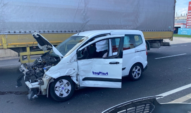 Çarpışan otomobiller hurdaya döndü   