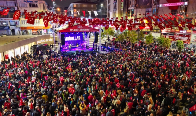 Cumhuriyet'in 101'inci yılı Maltepe'de coşkuyla kutlandı   