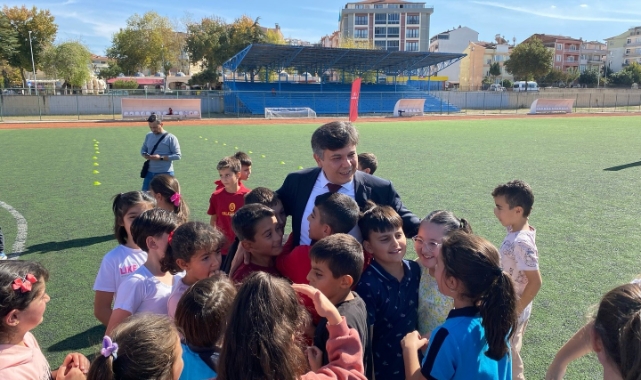 Dereceye giren sporculara ödülleri verildi
