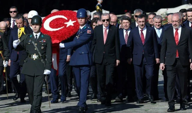 Devlet erkanı Ata'nın huzurunda!