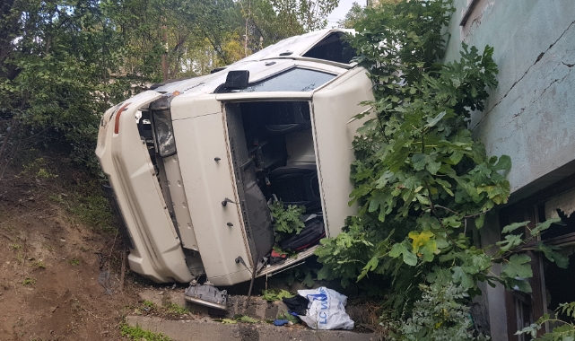 Devrilen minibüsteki 7 çocuk yaralandı   