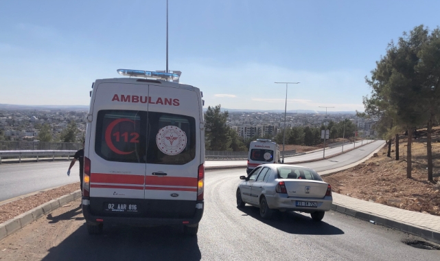 Devrilen motosikletteki 2 kişi yaralandı   