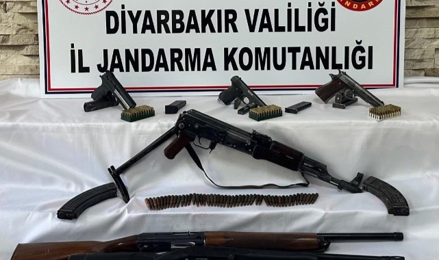 Diyarbakır'da 5 farklı noktada kaçak silah operasyonu!