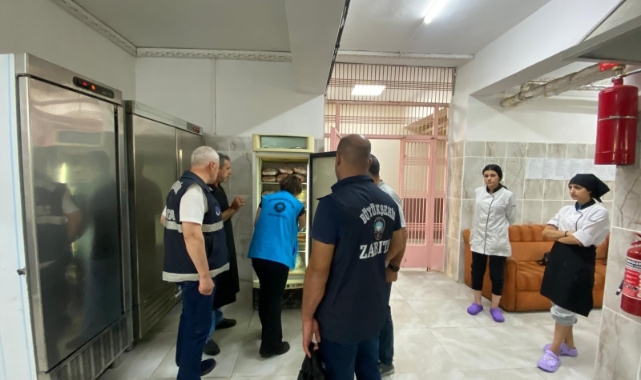 Diyarbakır’da iki okulda tarihi geçmiş 80 kilo ete el konuldu   