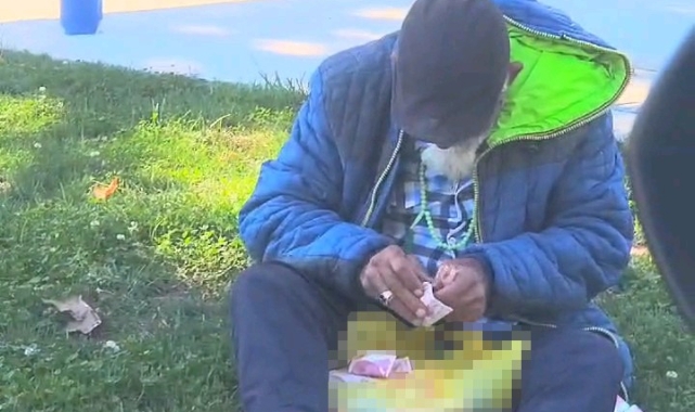 Edirne'de dilenci, topladığı paraları sayarken görüntülendi