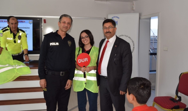 Ereğli'de okul geçit görevlileri sertifikalarını aldı