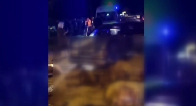 Erzincan'da otomobil koyun sürüsüne çarptı! 6 yaralı, 20 koyun telef