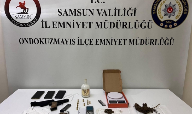 Evlerinde uyuşturucu ele geçirilen 2 kişi gözaltına alındı
