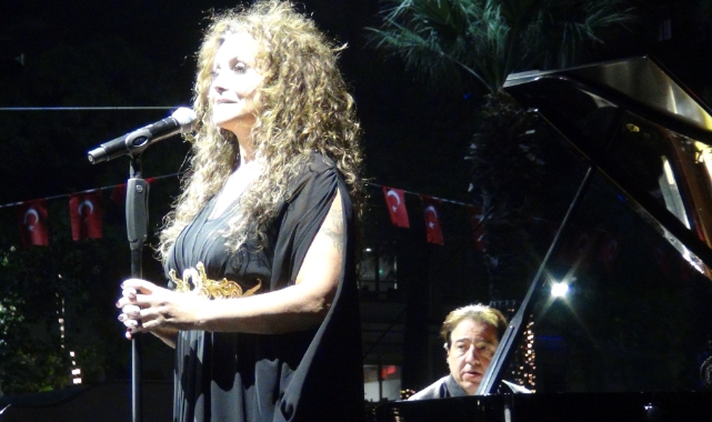 Fazıl Say ve Serenad Bağcan'dan muhteşem konser