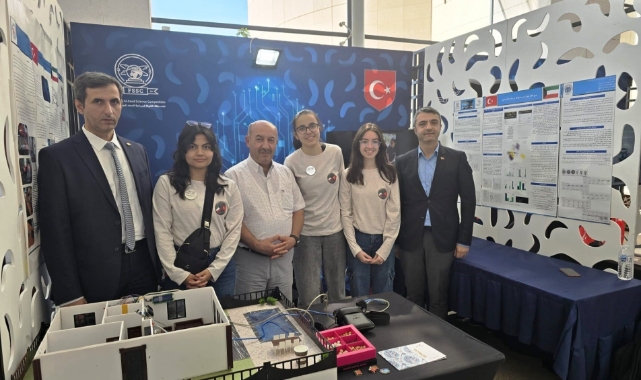 Fen Lisesi ve Fatih Ortaokulu Kuveyt'te Türkiye'yi temsil etti