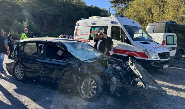 Fethiye'de 4 aracın karıştığı kazada 5 kişi yaralandı