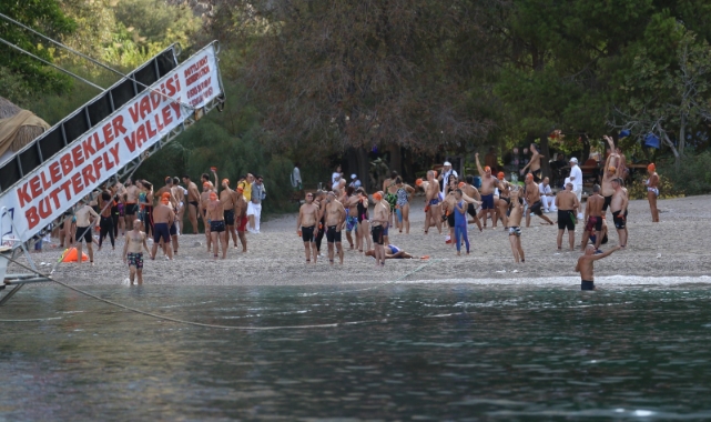 Fethiye’de Açık Su Yüzme Yarışı büyük ilgi gördü