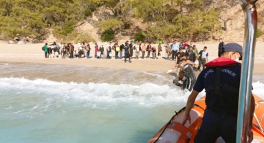 Fethiye'de Cennet Koyu'nda 49 düzensiz göçmen yakalandı