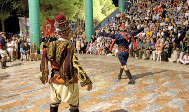 Fethiye'de Halk Oyunları Festivali coşkuyla gerçekleşti