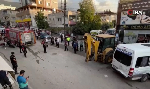 Freni patlayan kepçe 7 aracı biçti
