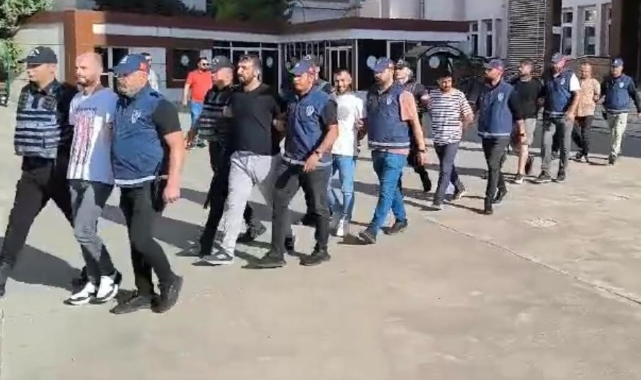 Gaziantep'te uzun namlulu silahlarla sokağa inen 12 kişi tutuklandı