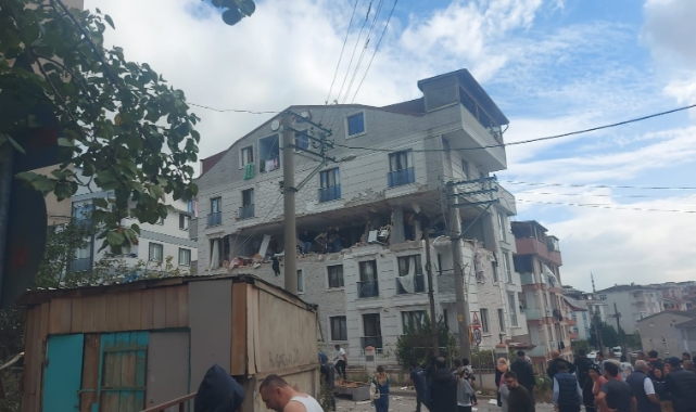 Gebze'de bir binada patlama meydana geldi
