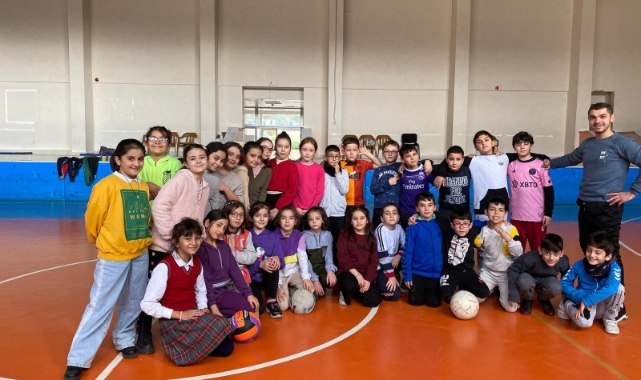 Gediz’de okullarda spor tanıtımı ile gençler spora kazandırılıyor
