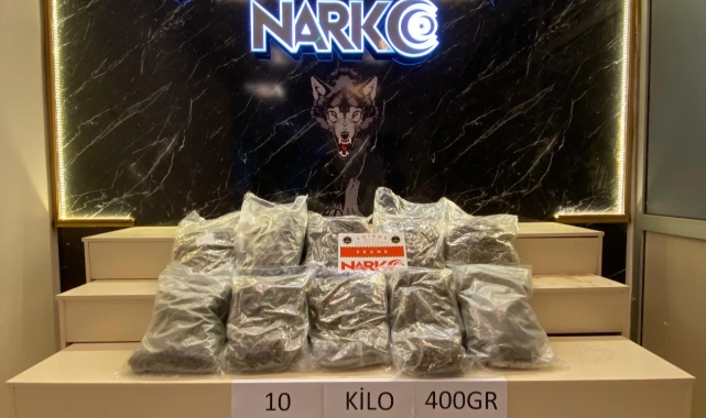 Gişelerde durdurulan TIR'da 10 kilo 400 gram skunk ele geçirildi  
