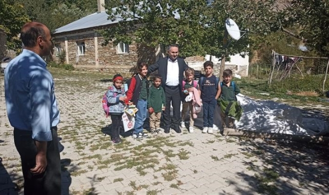 Hakkari Müftüsü Okuş köyleri ziyaret etti