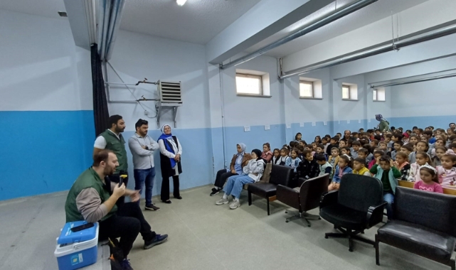 Hayvan sevgisi çocuklarda veterinerlik ilgisi oluşturdu