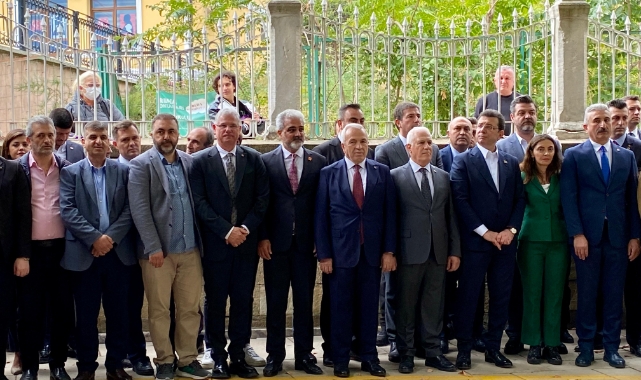 İBB Başkanı Ekrem İmamoğlu'ndan Orhan Gazi ve Osman Gazi Türbelerine ziyaret