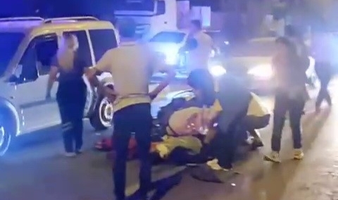 İki motosiklet çarpıştı: 3 yaralı