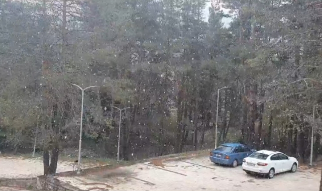 Ilgaz Dağı'nda kar yağışı etkili oluyor