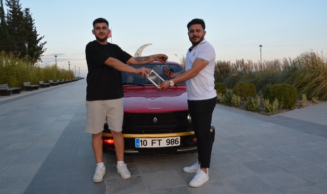 Iphone 16 ile otomobili takas ettiler