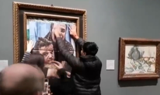 İsrail'e silah satışına Picasso tablosuyla protesto