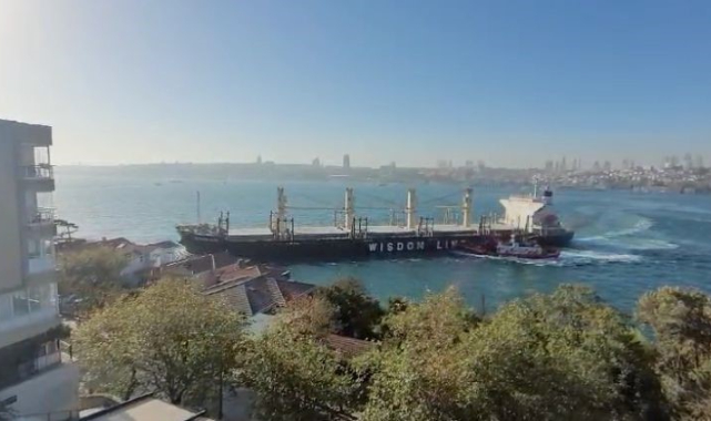 İstanbul Boğazı'nda iki yük gemisi çarpıştı