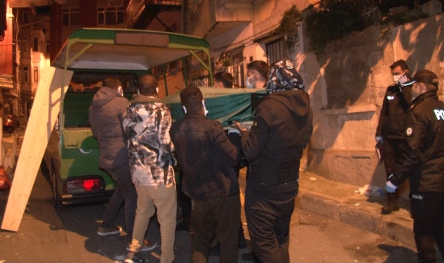 İstanbul'da 4 katlı binadan anne ve bebeğinin cesedi çıktı
