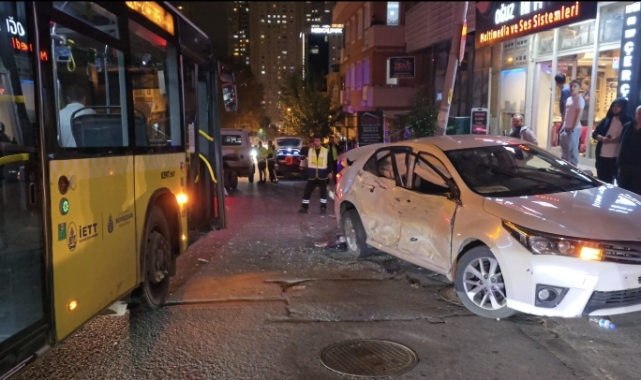 istanbul'da İETT otobüsü ile otomobil çarpıştı