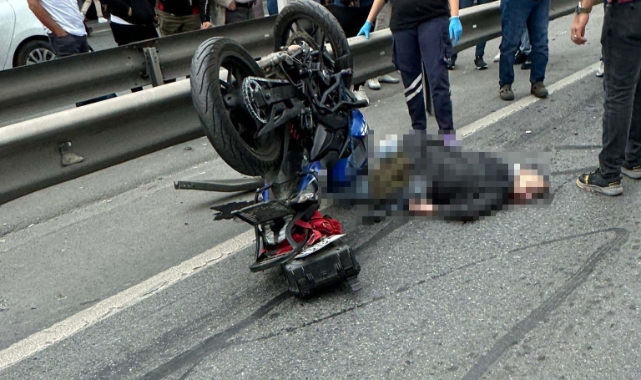 İstanbul'da tur otobüsü ile motosiklet çarpıştı: 1 ölü