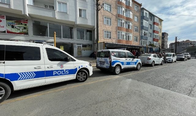 İşten döndü, eşini ölü olarak buldu